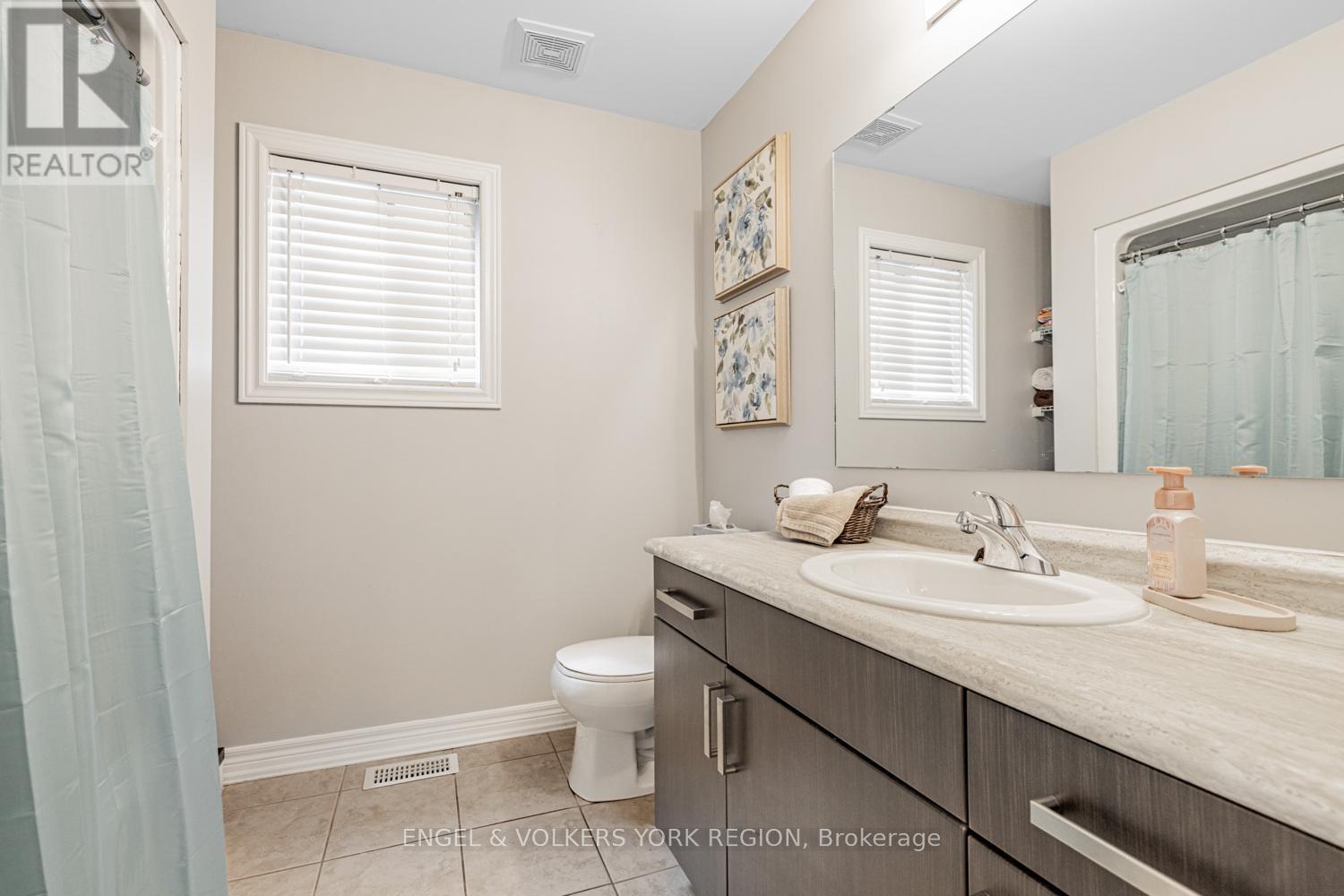 176 Banting Crescent, Essa (Angus), Ontario  L3W 0P3 - Photo 26 - N12472052