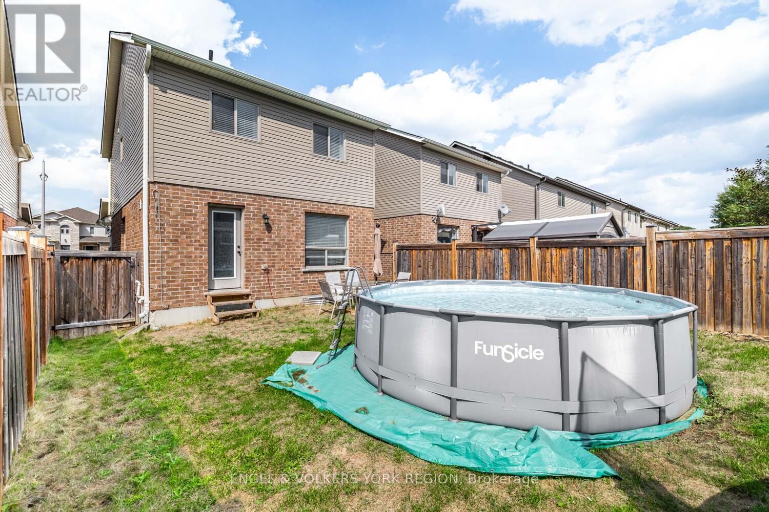 176 Banting Crescent, Essa (Angus), Ontario  L3W 0P3 - Photo 30 - N12472052