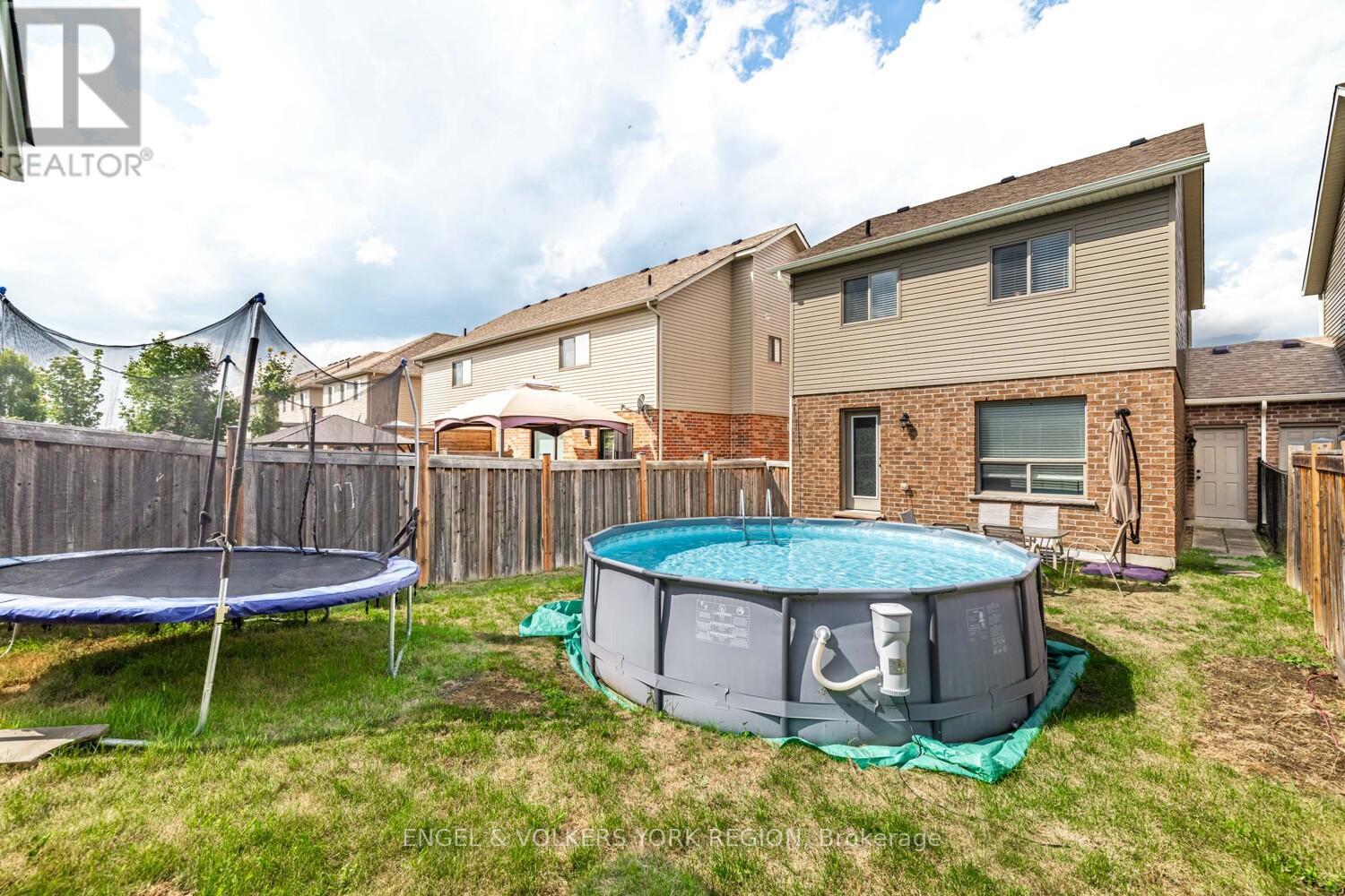 176 Banting Crescent, Essa (Angus), Ontario  L3W 0P3 - Photo 31 - N12472052