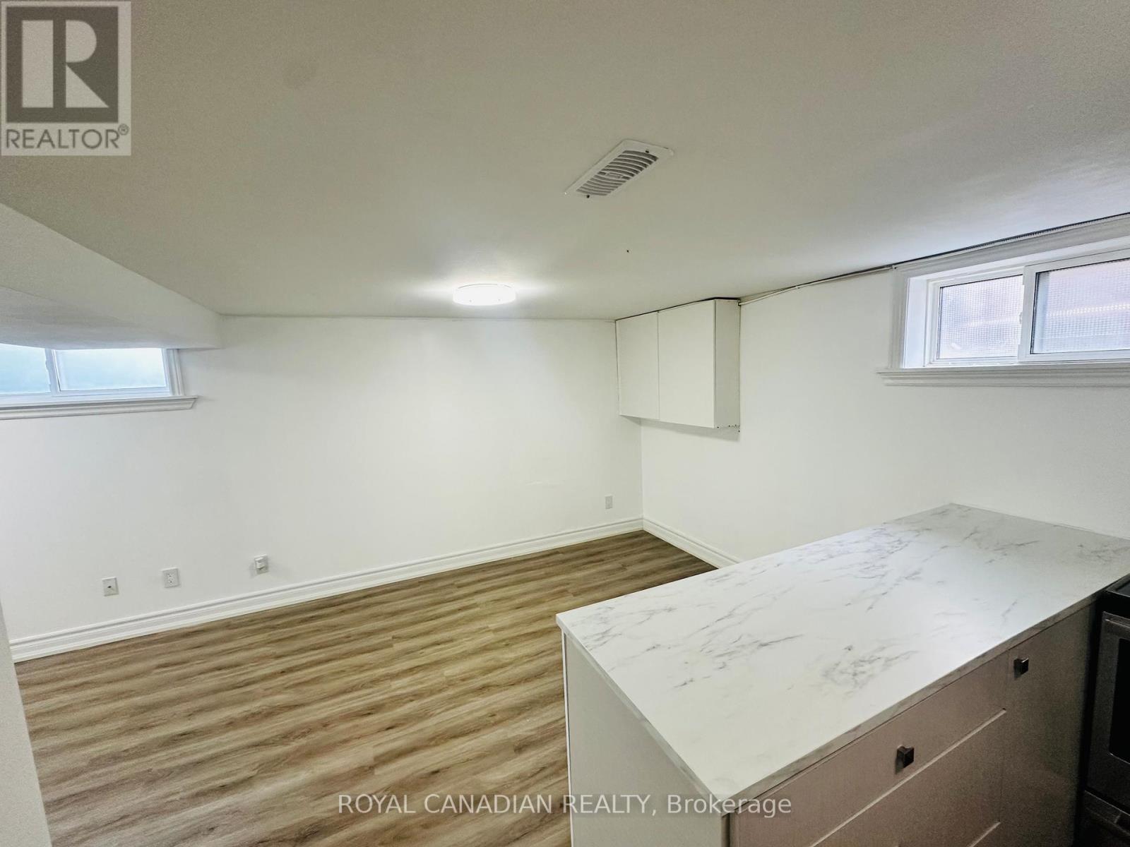 Bsmt - 50 Walter Avenue, Newmarket, Ontario  L3Y 2T3 - Photo 10 - N12472069