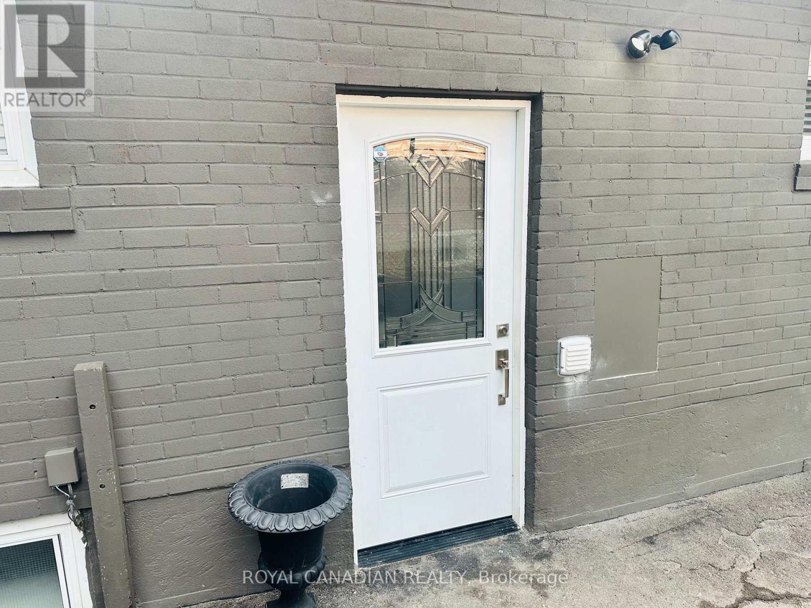 Bsmt - 50 Walter Avenue, Newmarket, Ontario  L3Y 2T3 - Photo 2 - N12472069