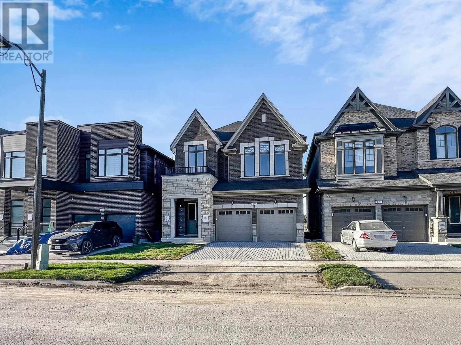 20 Nanhai Avenue, Markham, Ontario  L6C 3M9 - Photo 3 - N12472098