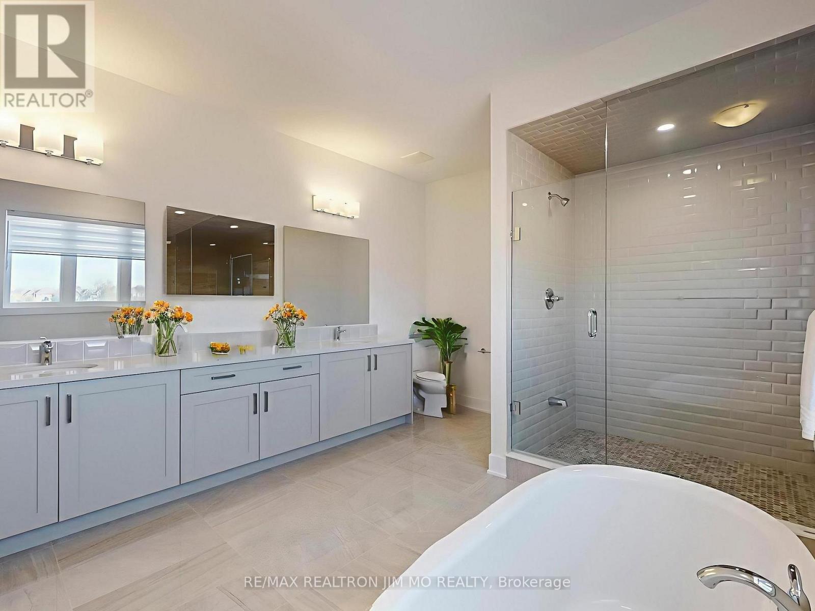 20 Nanhai Avenue, Markham, Ontario  L6C 3M9 - Photo 9 - N12472098