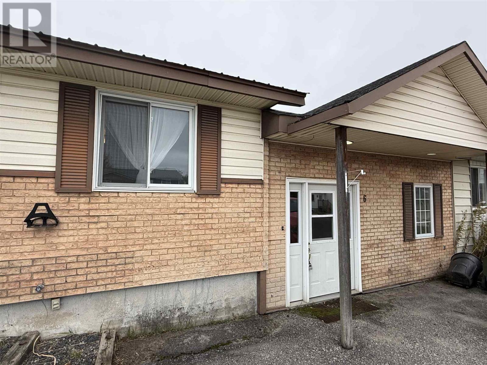6 Rue Des Pins, Dubreuilville, Ontario  P0S 1G0 - Photo 1 - SM253019