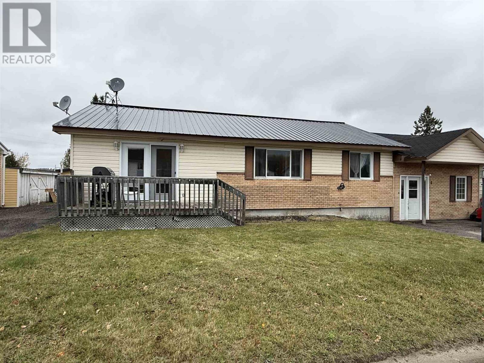 6 Rue Des Pins, Dubreuilville, Ontario  P0S 1G0 - Photo 32 - SM253019