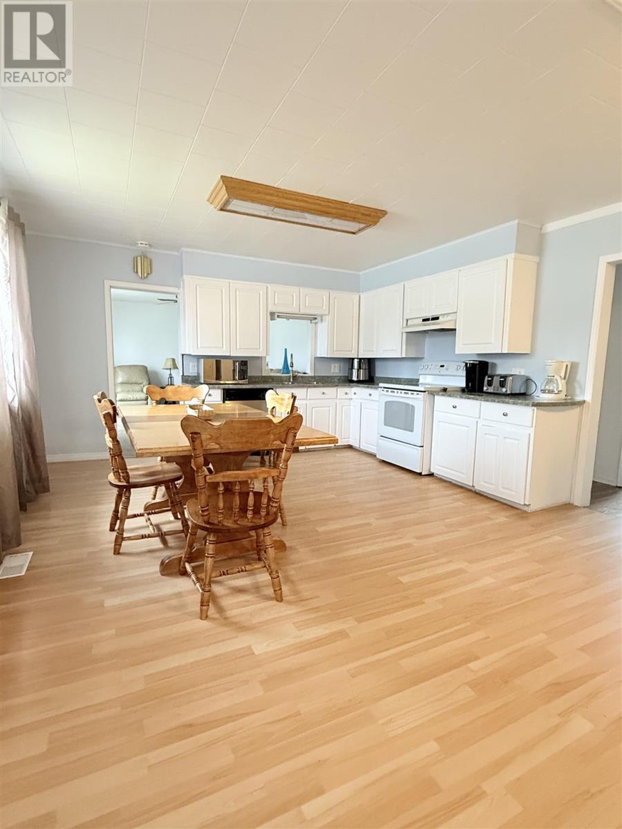 6 Rue Des Pins, Dubreuilville, Ontario  P0S 1G0 - Photo 18 - SM253019