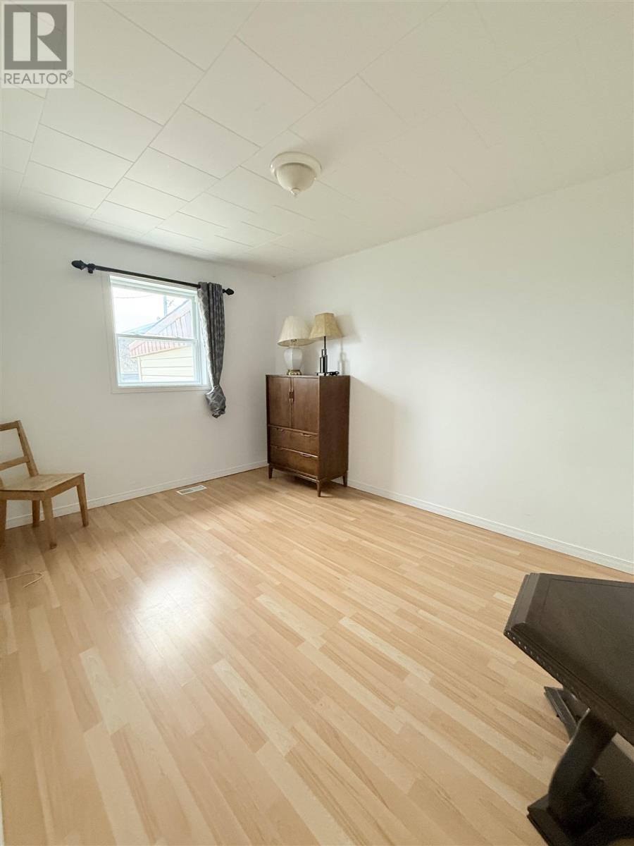 6 Rue Des Pins, Dubreuilville, Ontario  P0S 1G0 - Photo 23 - SM253019