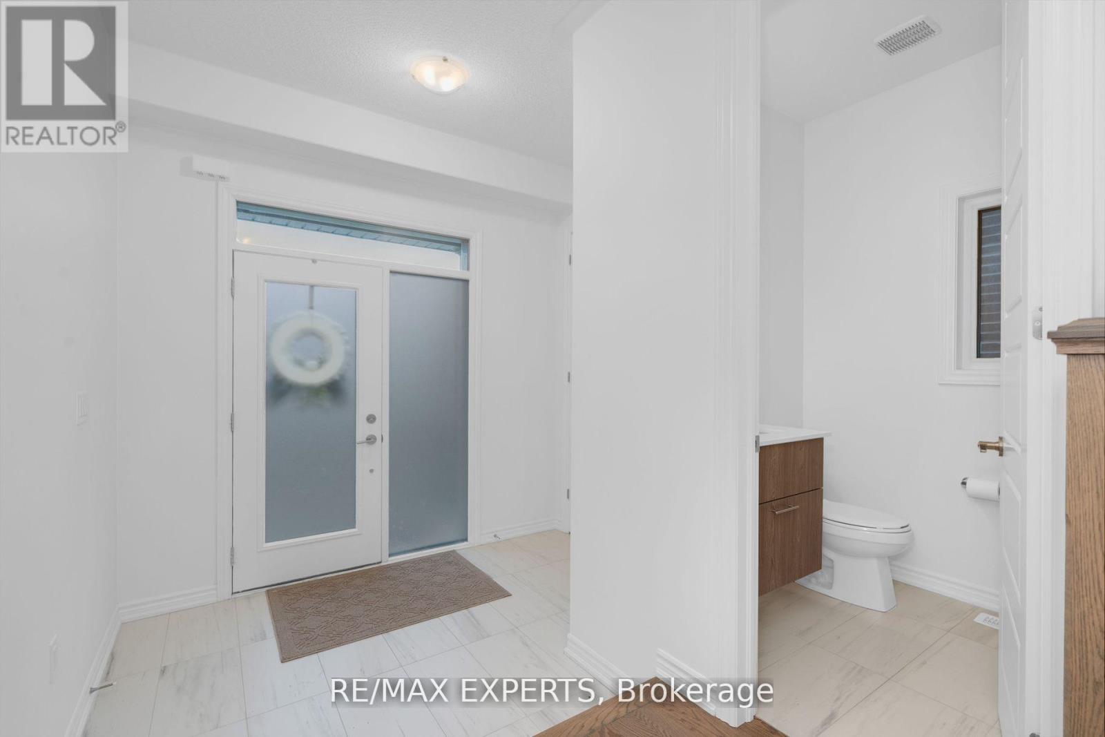 36 Shepherd Drive, Barrie, Ontario  L9J 0P3 - Photo 4 - S12472058