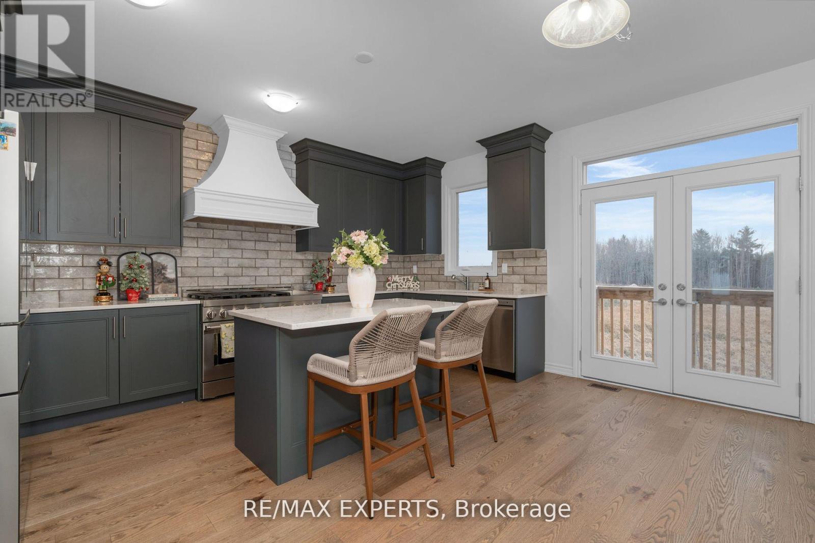 36 Shepherd Drive, Barrie, Ontario  L9J 0P3 - Photo 6 - S12472058