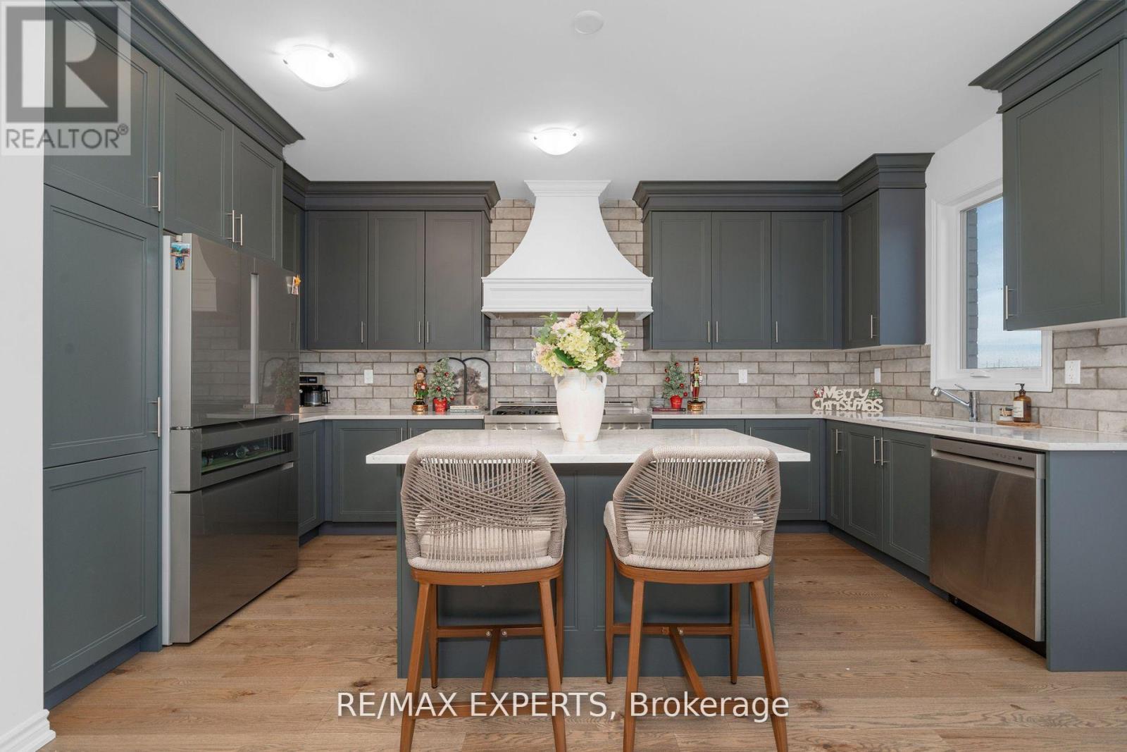 36 Shepherd Drive, Barrie, Ontario  L9J 0P3 - Photo 7 - S12472058
