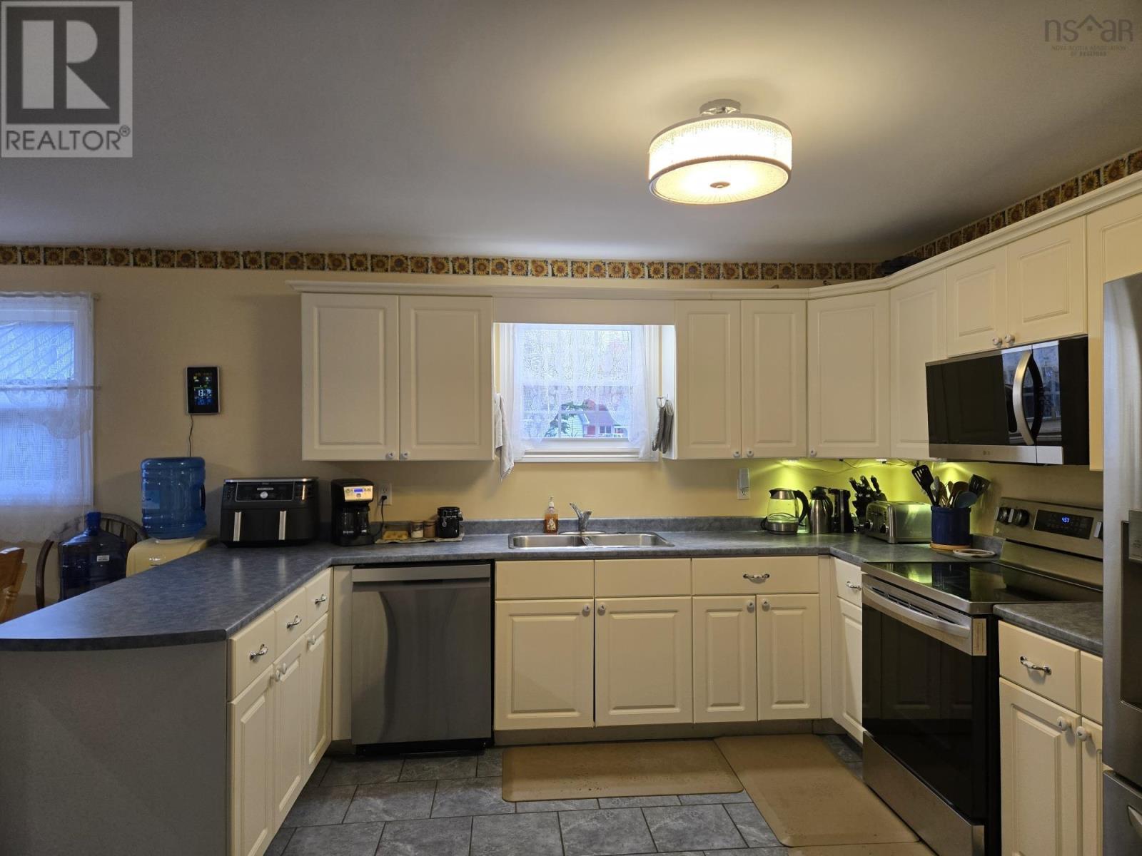 49 Second Court, Valley, Nova Scotia  B6L 2T6 - Photo 4 - 202526217