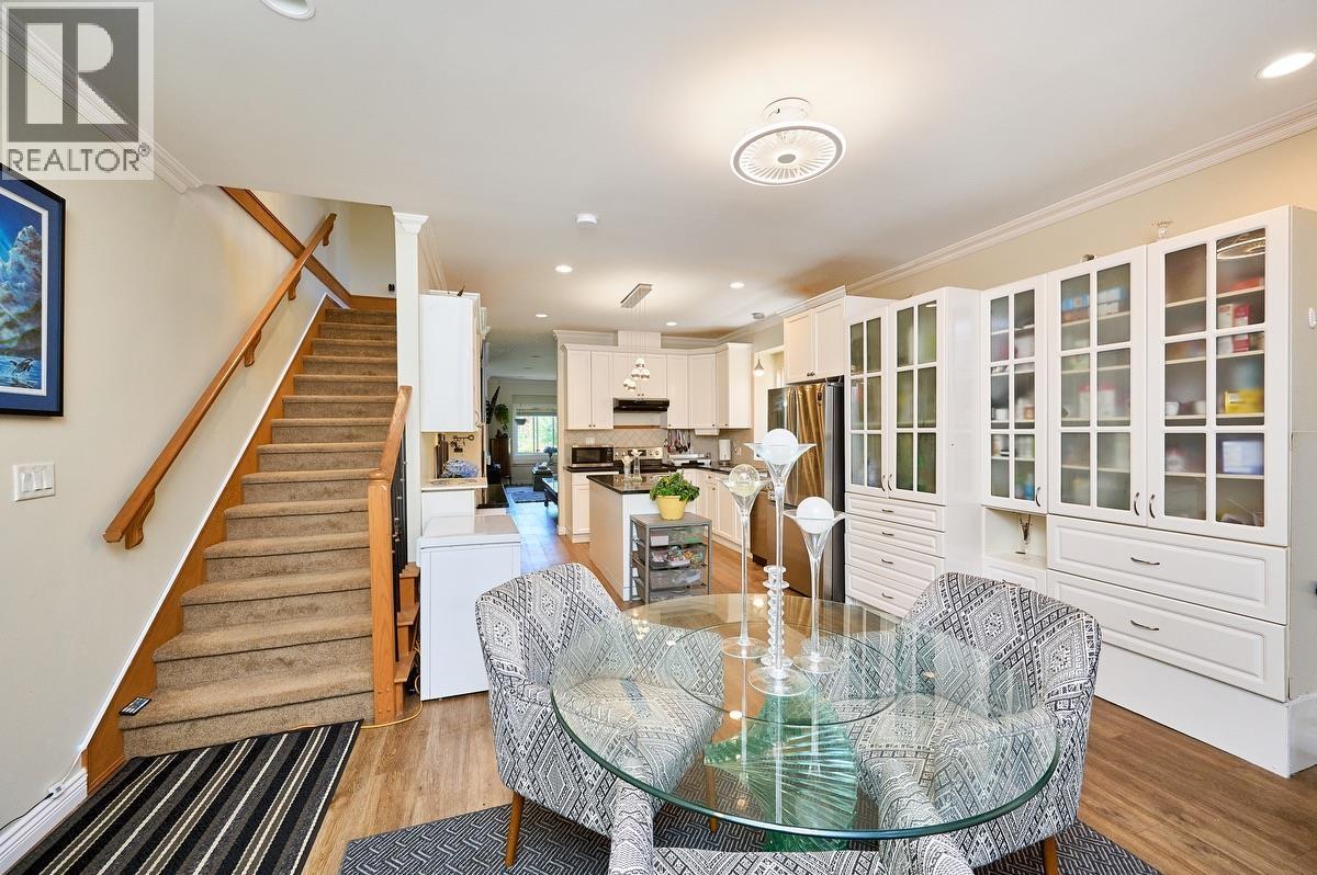 562 W Keith Road, North Vancouver, British Columbia  V7M 1M4 - Photo 11 - R3026861