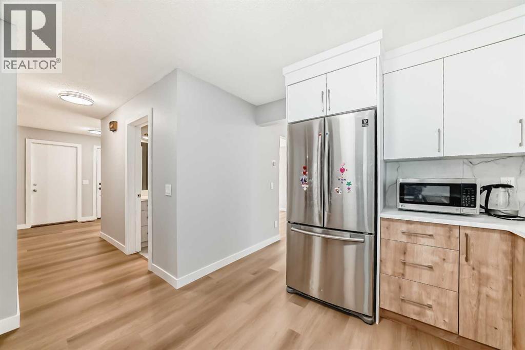 656 Woodbine Boulevard Sw, Calgary, Alberta  T2W 4W4 - Photo 8 - A2261153