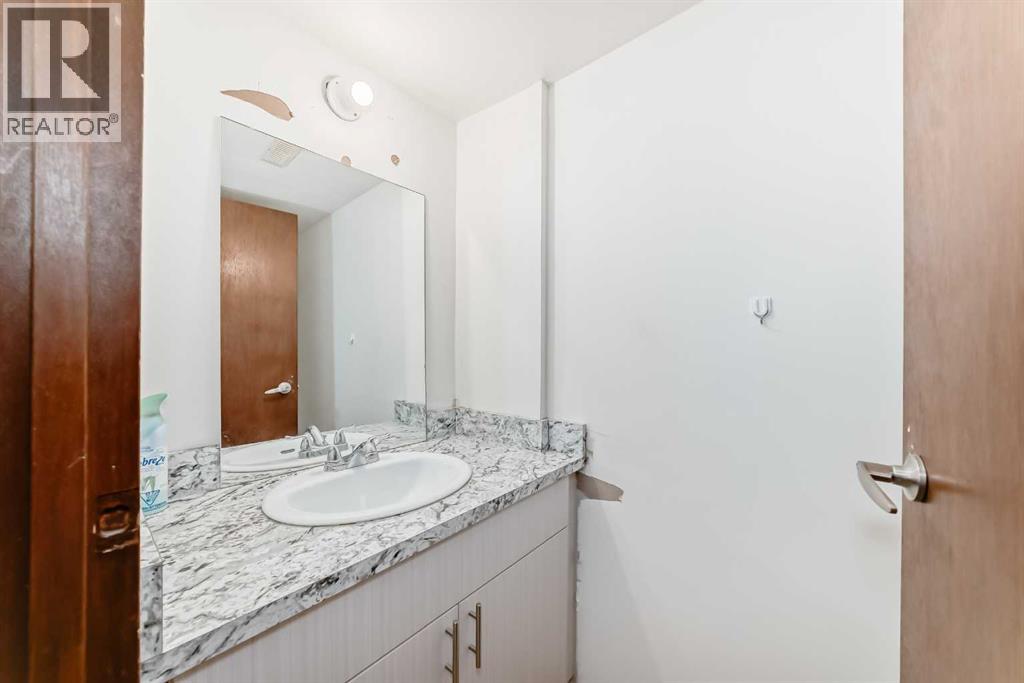 656 Woodbine Boulevard Sw, Calgary, Alberta  T2W 4W4 - Photo 34 - A2261153