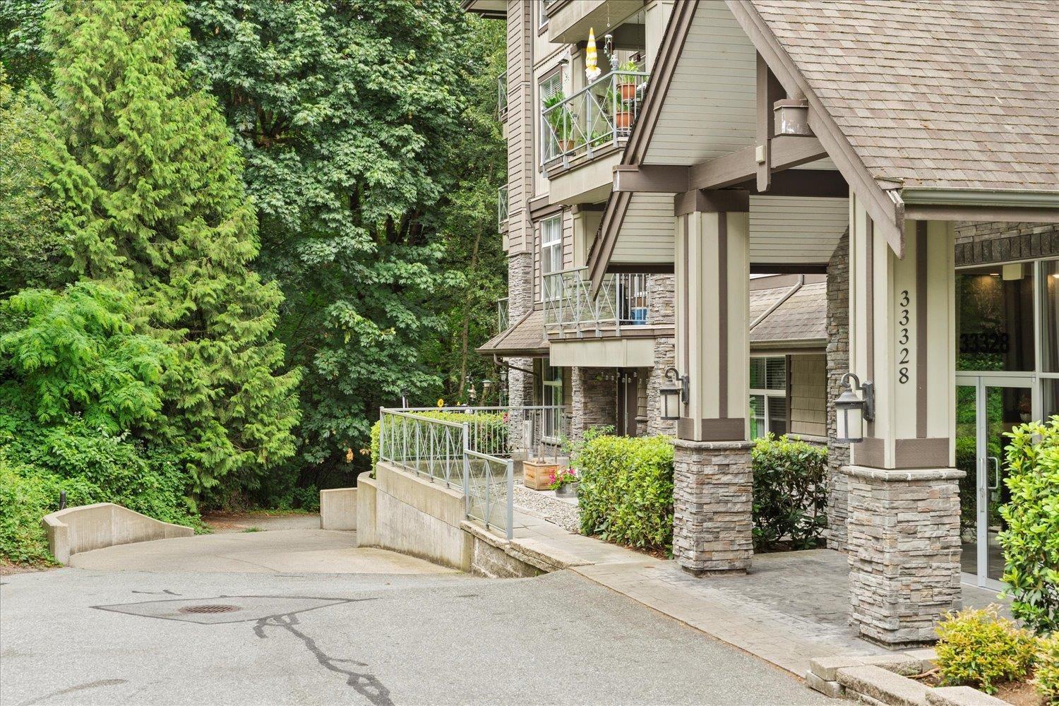 308 33328 E Bourquin Crescent, Abbotsford, British Columbia  V2S 1Y1 - Photo 2 - R3059664