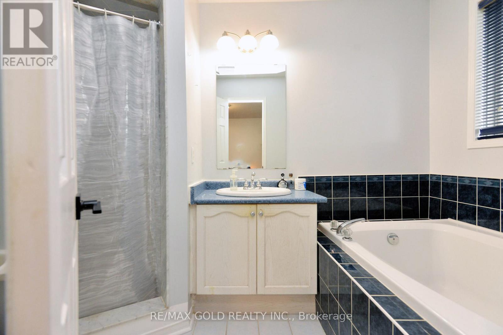 29 Trailridge Drive, Brampton, Ontario  L6X 4M7 - Photo 26 - W12472072