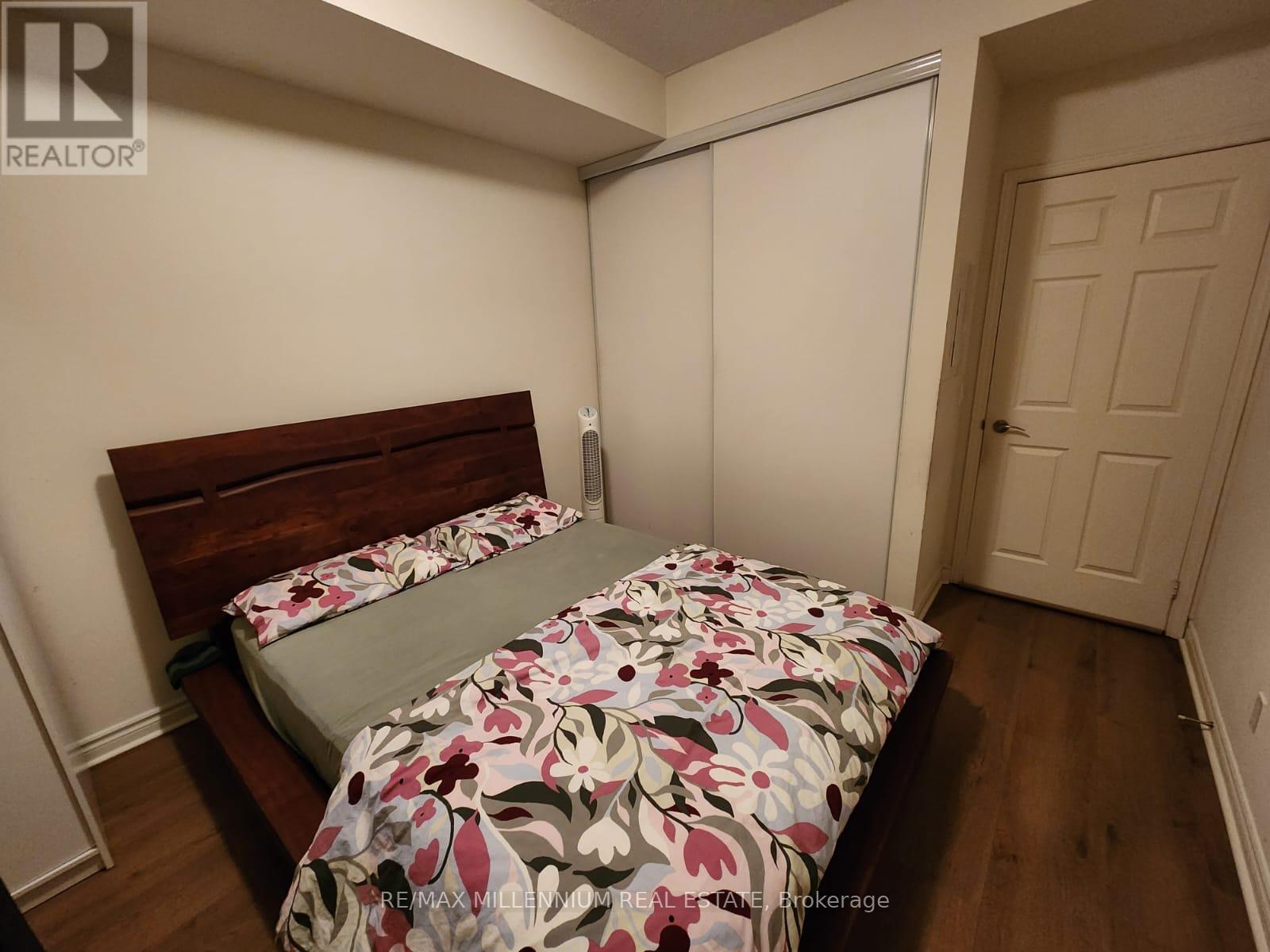 607 - 339 Rathburn Road W, Mississauga, Ontario  L5B 0K6 - Photo 12 - W12472086