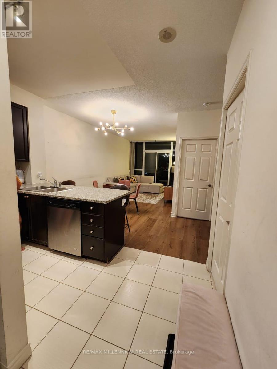 607 - 339 Rathburn Road W, Mississauga, Ontario  L5B 0K6 - Photo 3 - W12472086