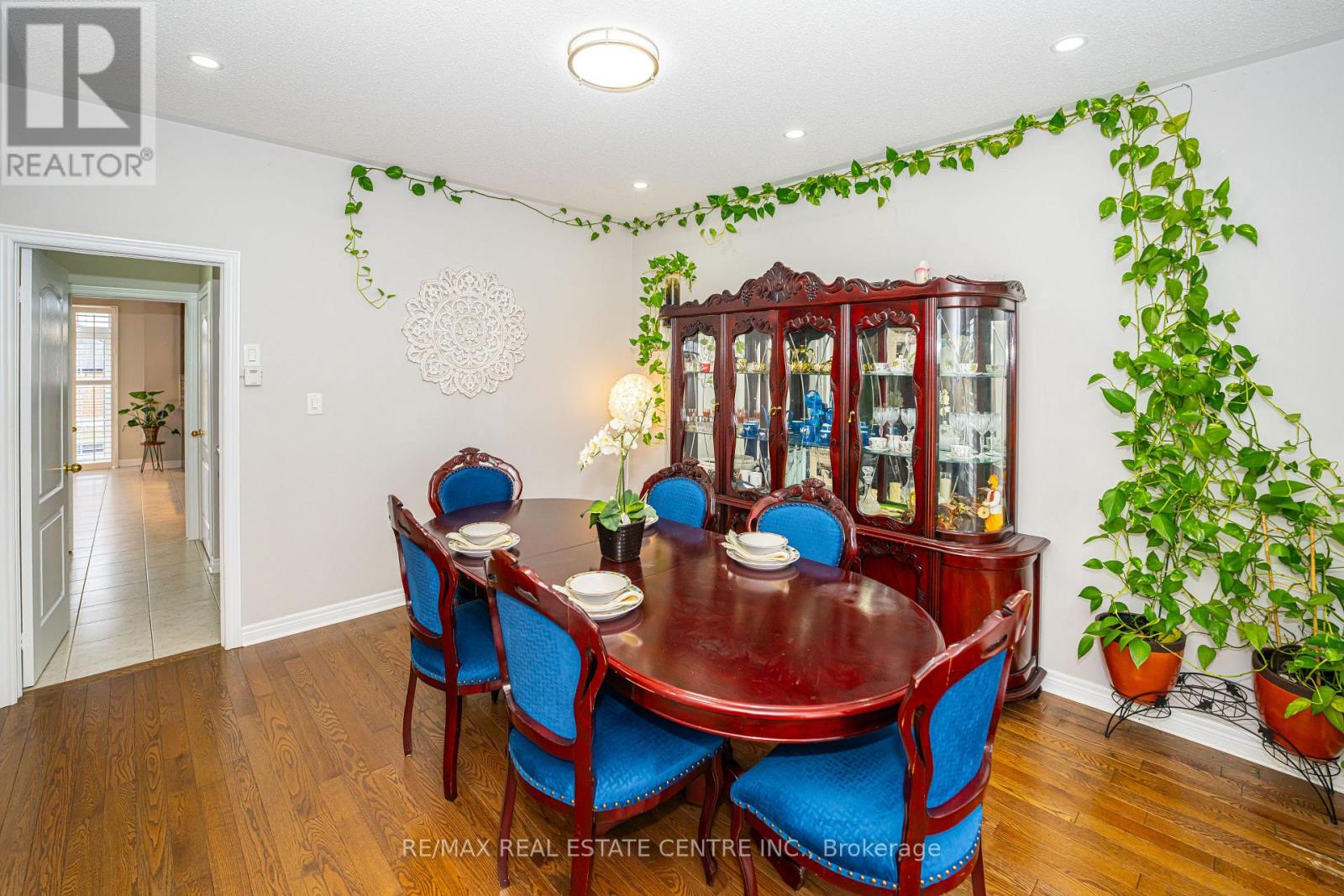 60 Sleightholme Crescent, Brampton, Ontario  L6P 3E7 - Photo 13 - W12472121