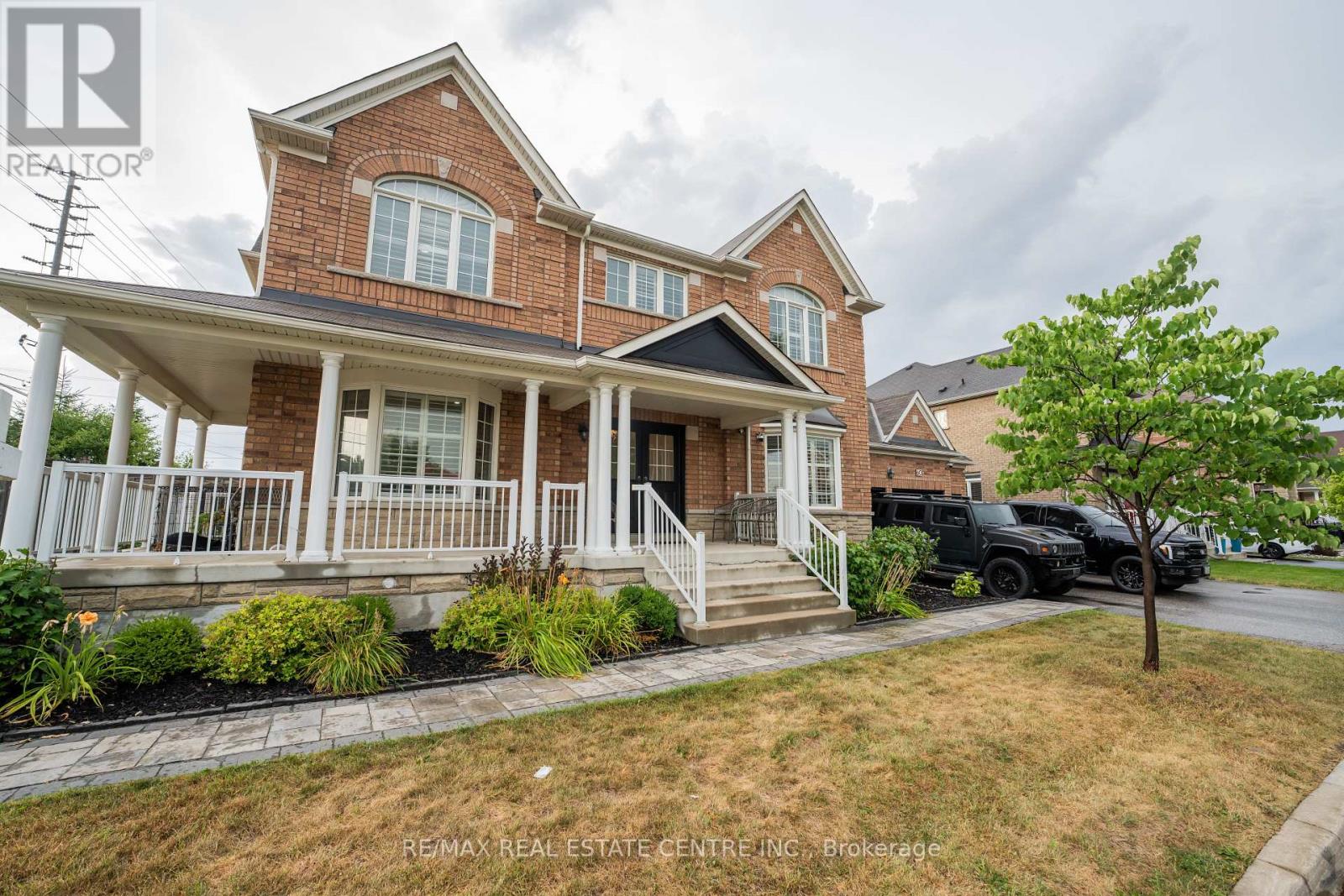 60 Sleightholme Crescent, Brampton, Ontario  L6P 3E7 - Photo 3 - W12472121