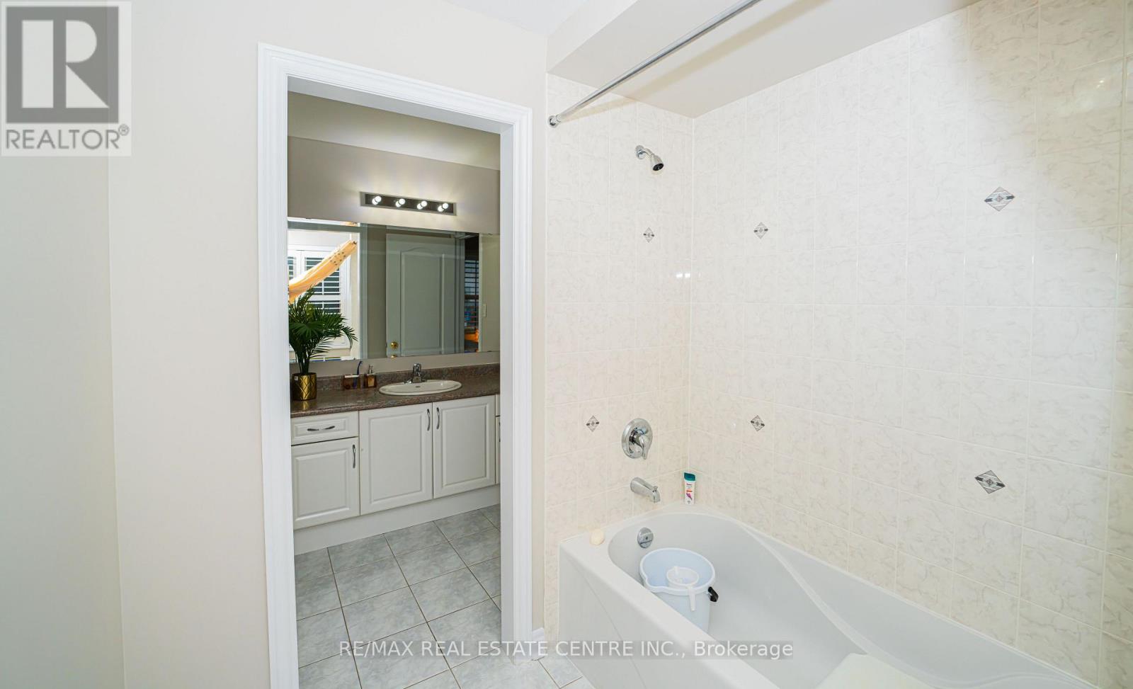 60 Sleightholme Crescent, Brampton, Ontario  L6P 3E7 - Photo 40 - W12472121