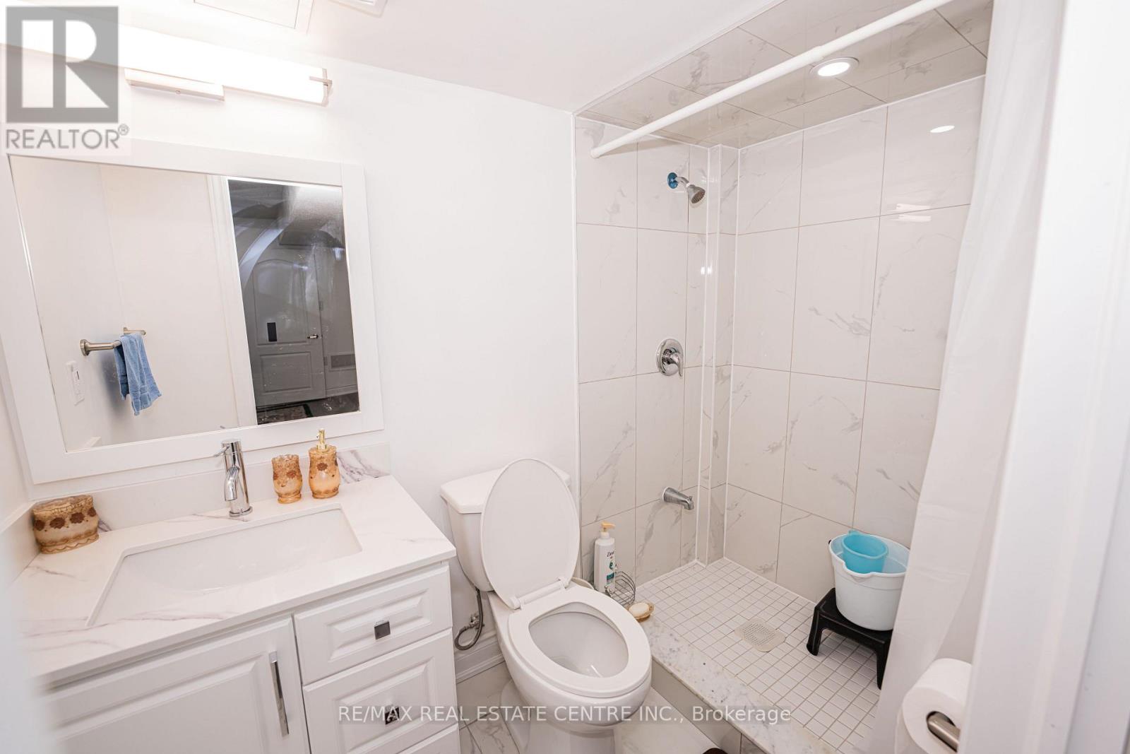 60 Sleightholme Crescent, Brampton, Ontario  L6P 3E7 - Photo 47 - W12472121