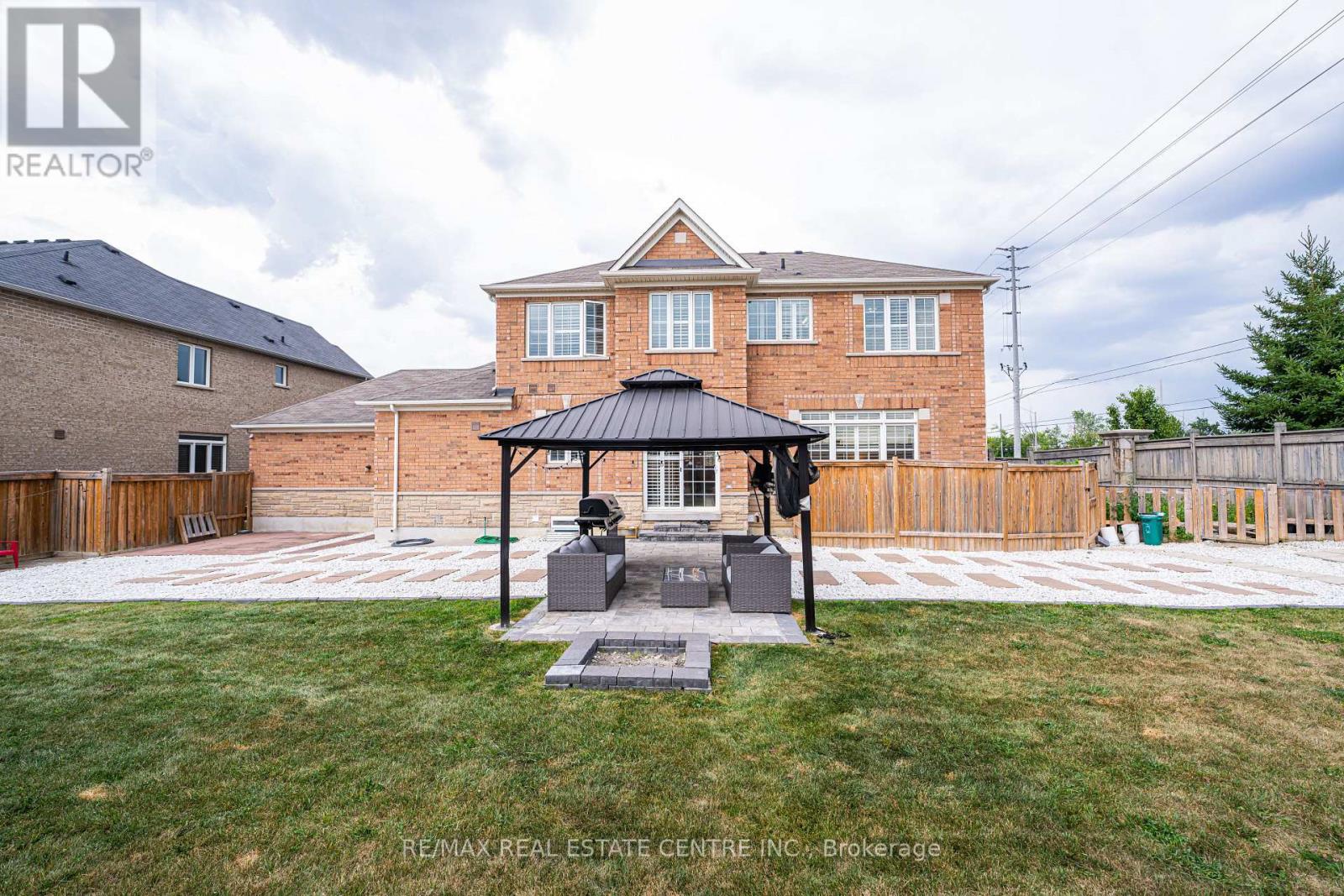 60 Sleightholme Crescent, Brampton, Ontario  L6P 3E7 - Photo 6 - W12472121