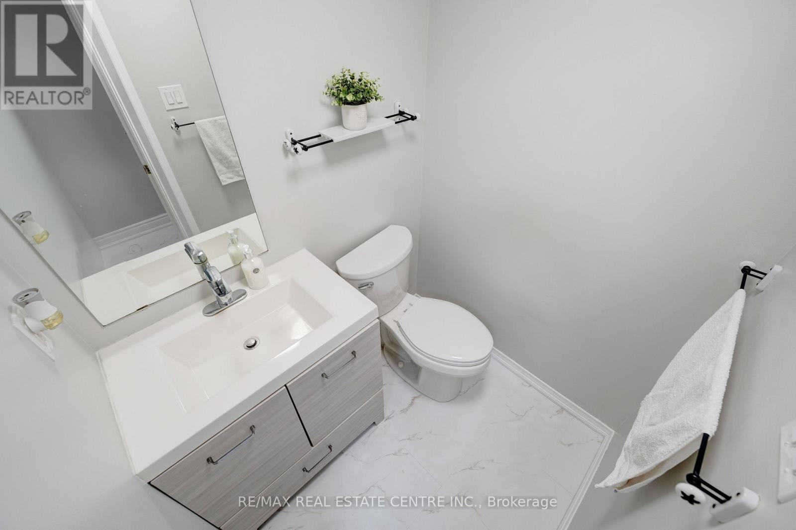 9 Amethyst Circle S, Brampton, Ontario  L6P 0Z7 - Photo 11 - W12472126