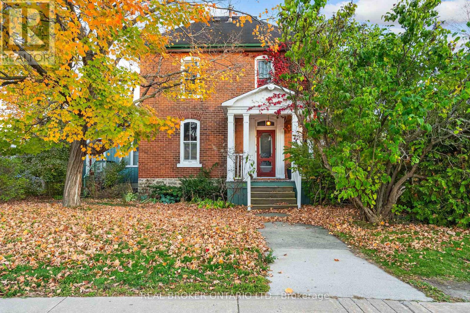74 LAKE AVENUE W, Carleton Place, Ontario