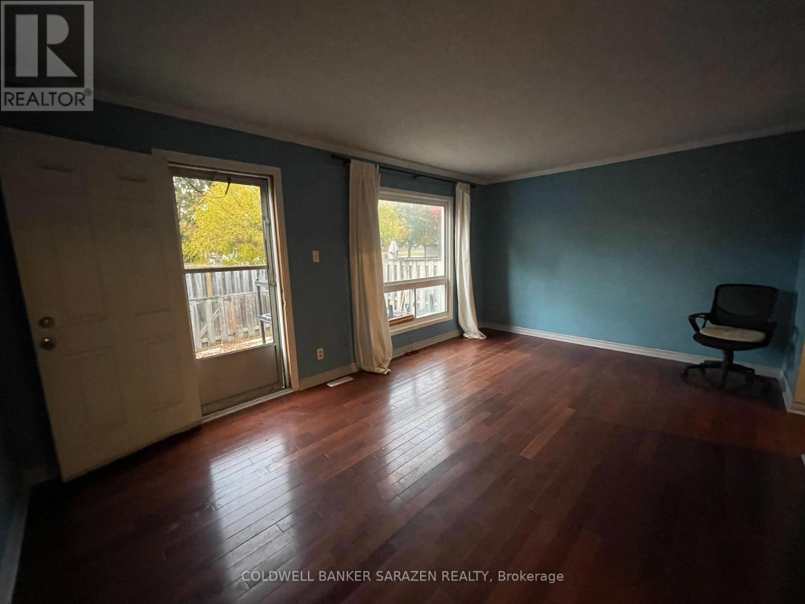 10 - 4868 Hendon Way, Ottawa, Ontario  K1J 8T1 - Photo 4 - X12472178