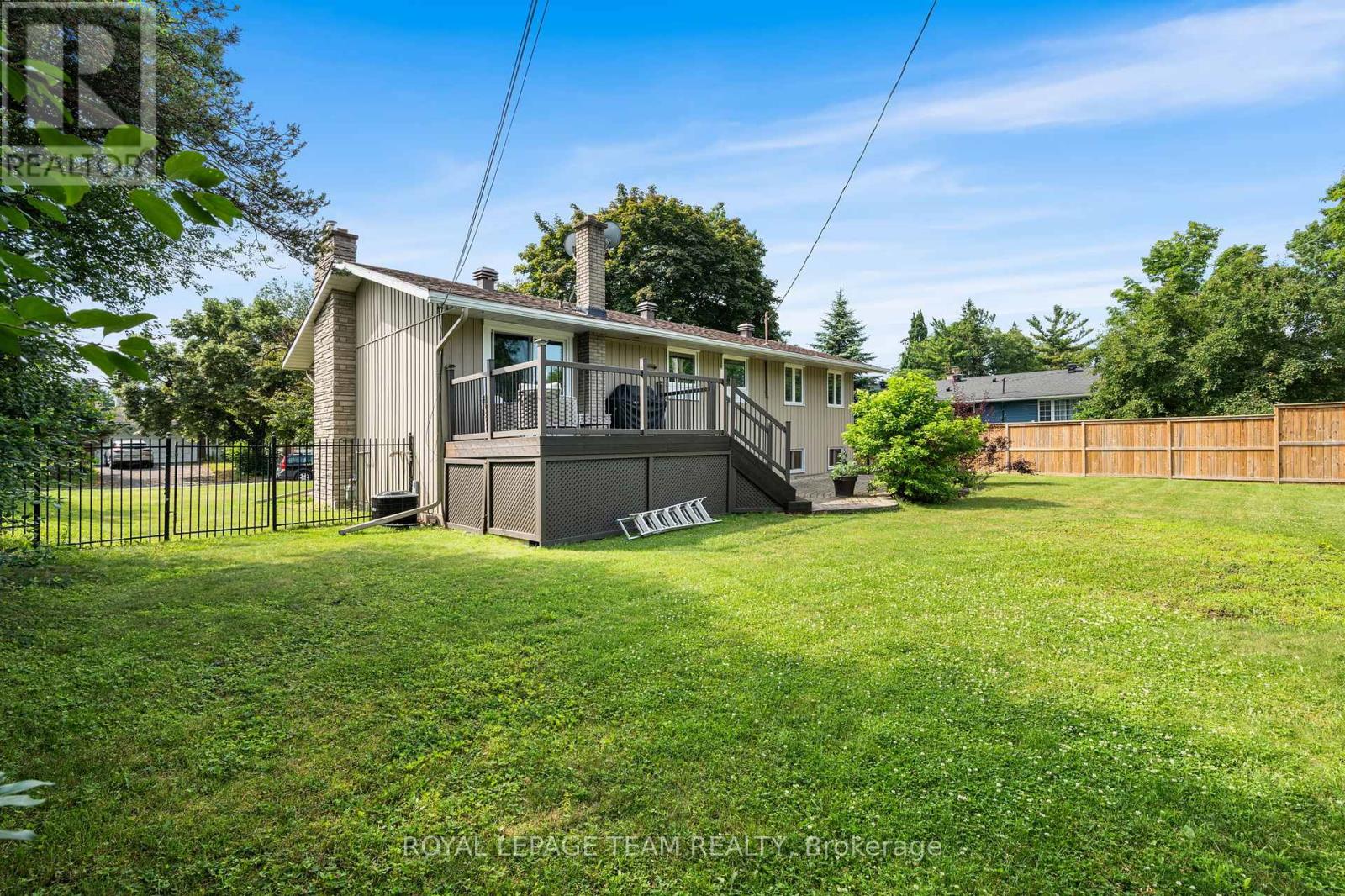 2001 Bel-Air Drive, Ottawa, Ontario  K2C 0X1 - Photo 37 - X12472193