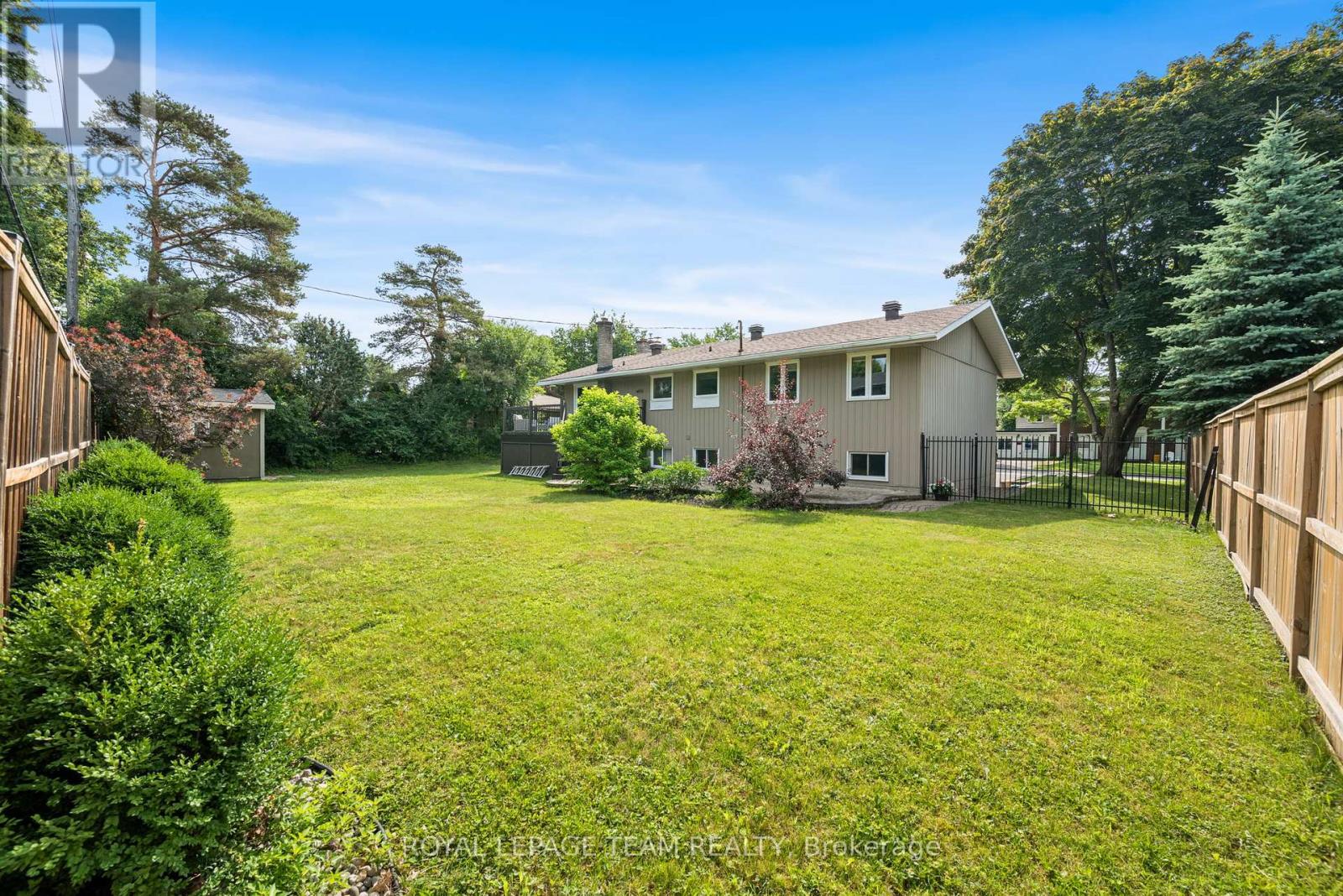 2001 Bel-Air Drive, Ottawa, Ontario  K2C 0X1 - Photo 39 - X12472193