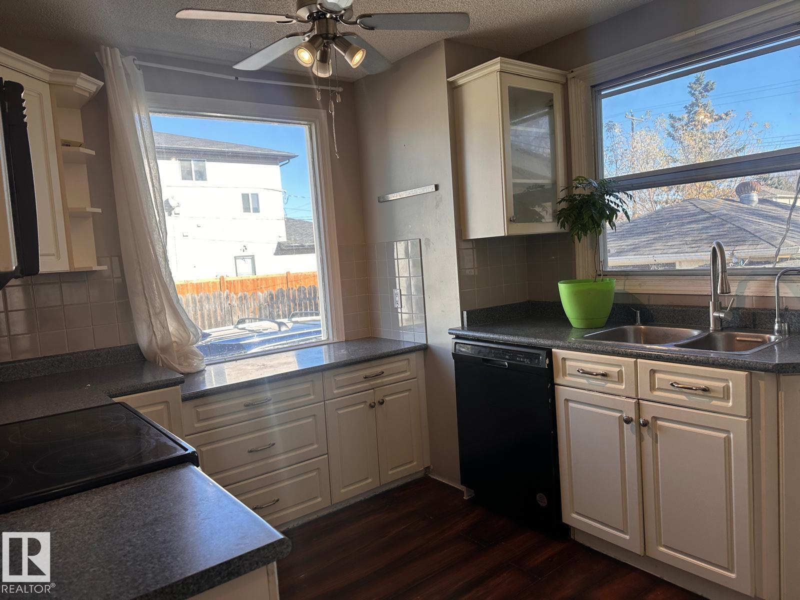 9921 163 St Nw, Edmonton, Alberta  T5P 3N3 - Photo 8 - E4462812