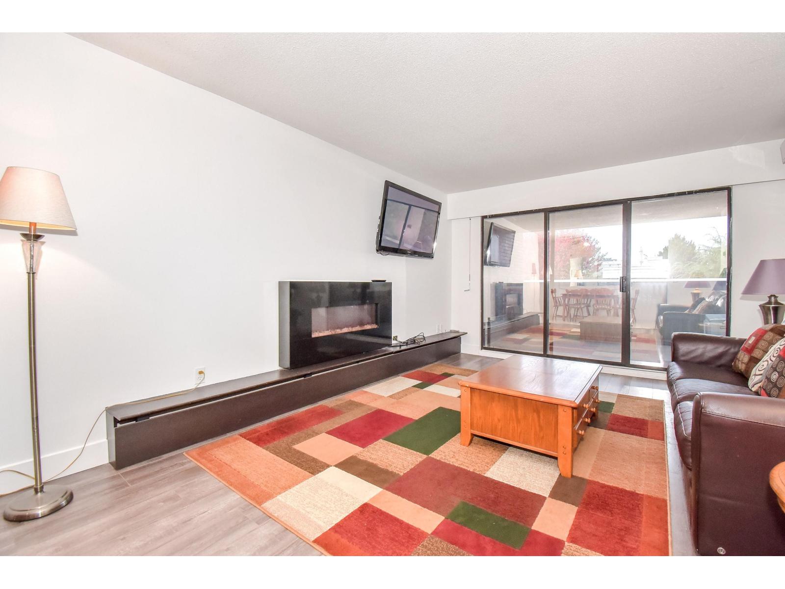 307 1320 Fir Street, White Rock, British Columbia  V4B 4B2 - Photo 3 - R3059175