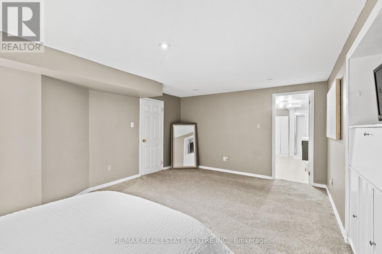20 Driftwood Place, Hamilton (Stoney Creek Mountain), Ontario  L8J 2N7 - Photo 25 - X12472034