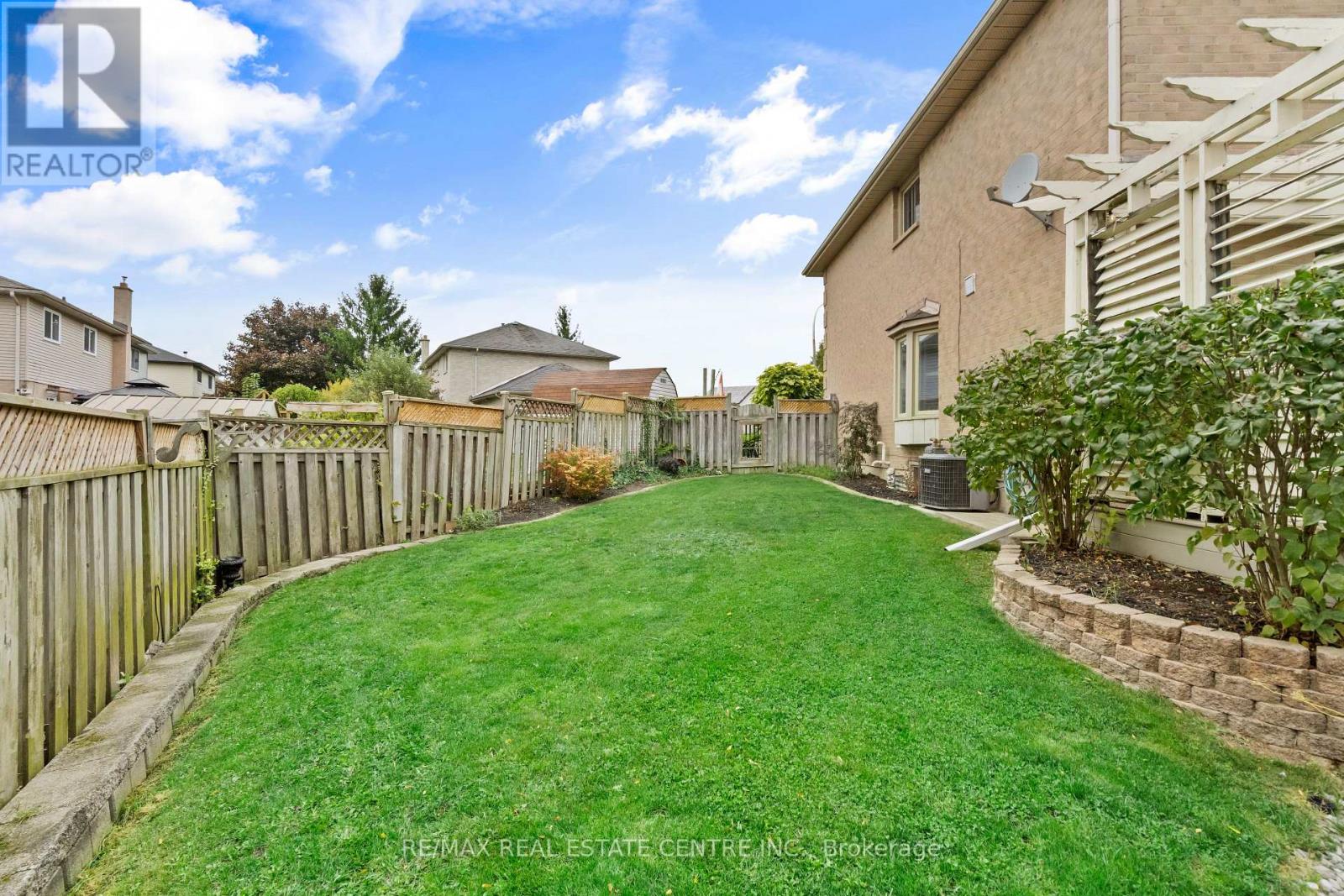 20 Driftwood Place, Hamilton (Stoney Creek Mountain), Ontario  L8J 2N7 - Photo 35 - X12472034
