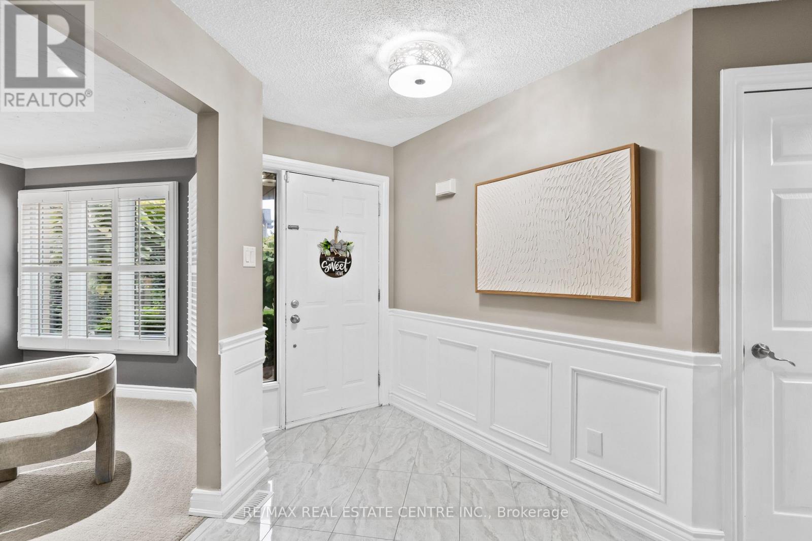 20 Driftwood Place, Hamilton (Stoney Creek Mountain), Ontario  L8J 2N7 - Photo 4 - X12472034