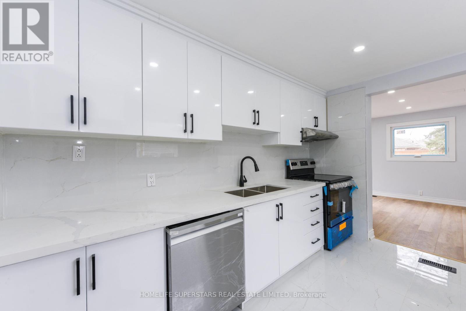 15 DOVER ROAD, Welland, Ontario