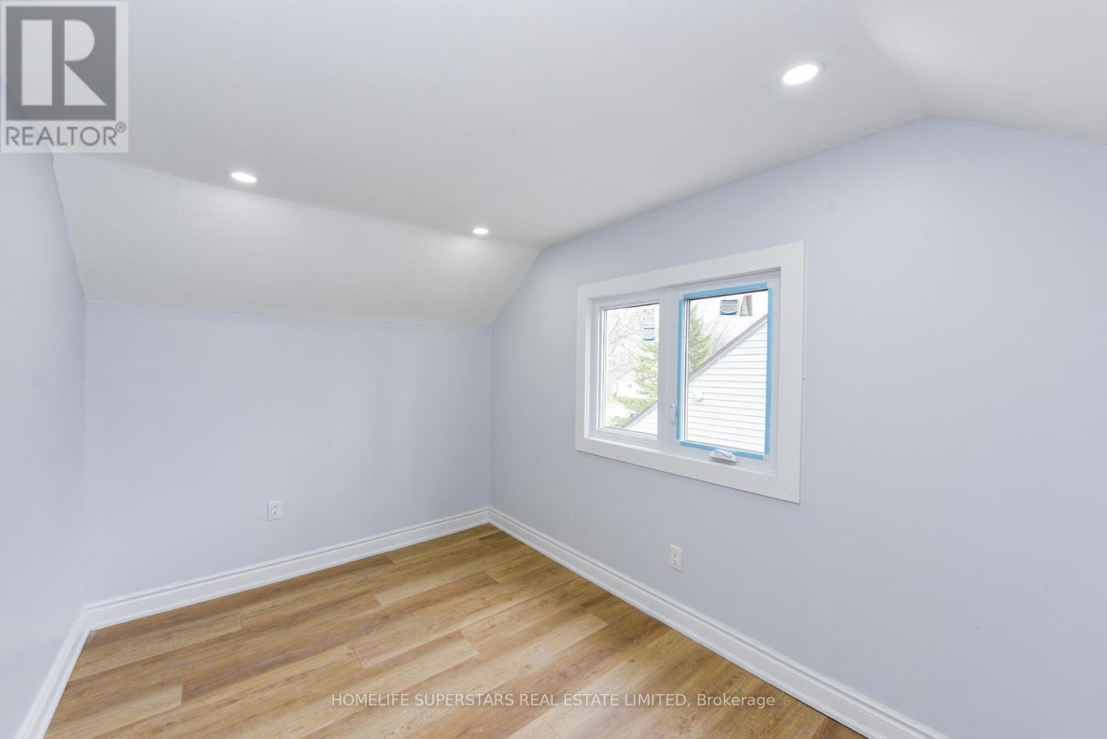 15 Dover Road, Welland, Ontario  L3B 2T7 - Photo 12 - X12472041