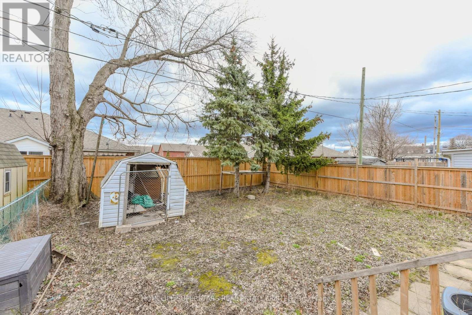 15 Dover Road, Welland, Ontario  L3B 2T7 - Photo 13 - X12472041
