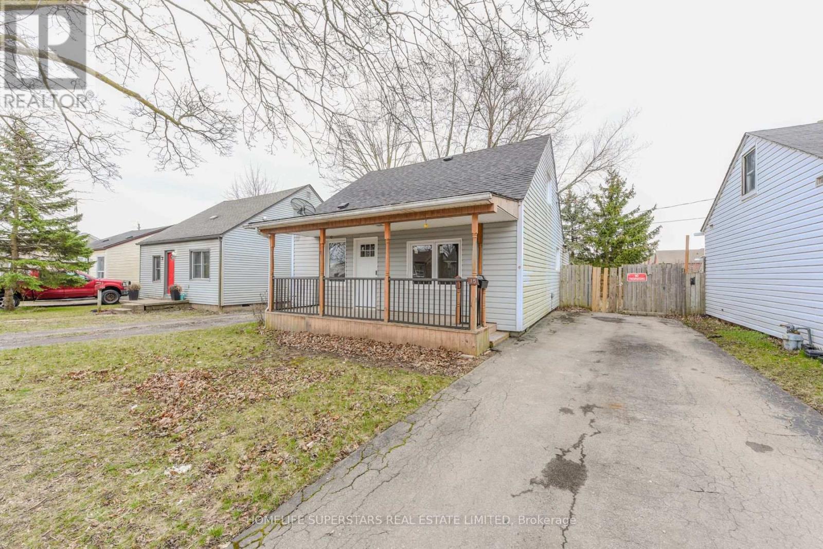 15 Dover Road, Welland, Ontario  L3B 2T7 - Photo 16 - X12472041