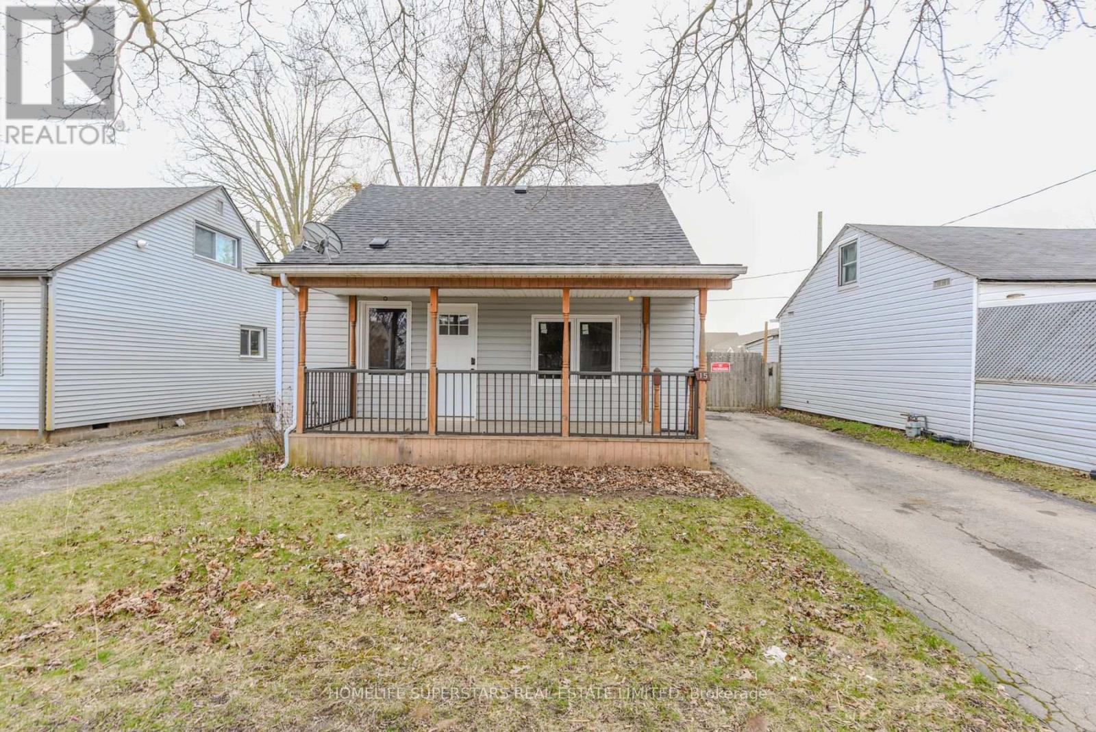 15 Dover Road, Welland, Ontario  L3B 2T7 - Photo 17 - X12472041