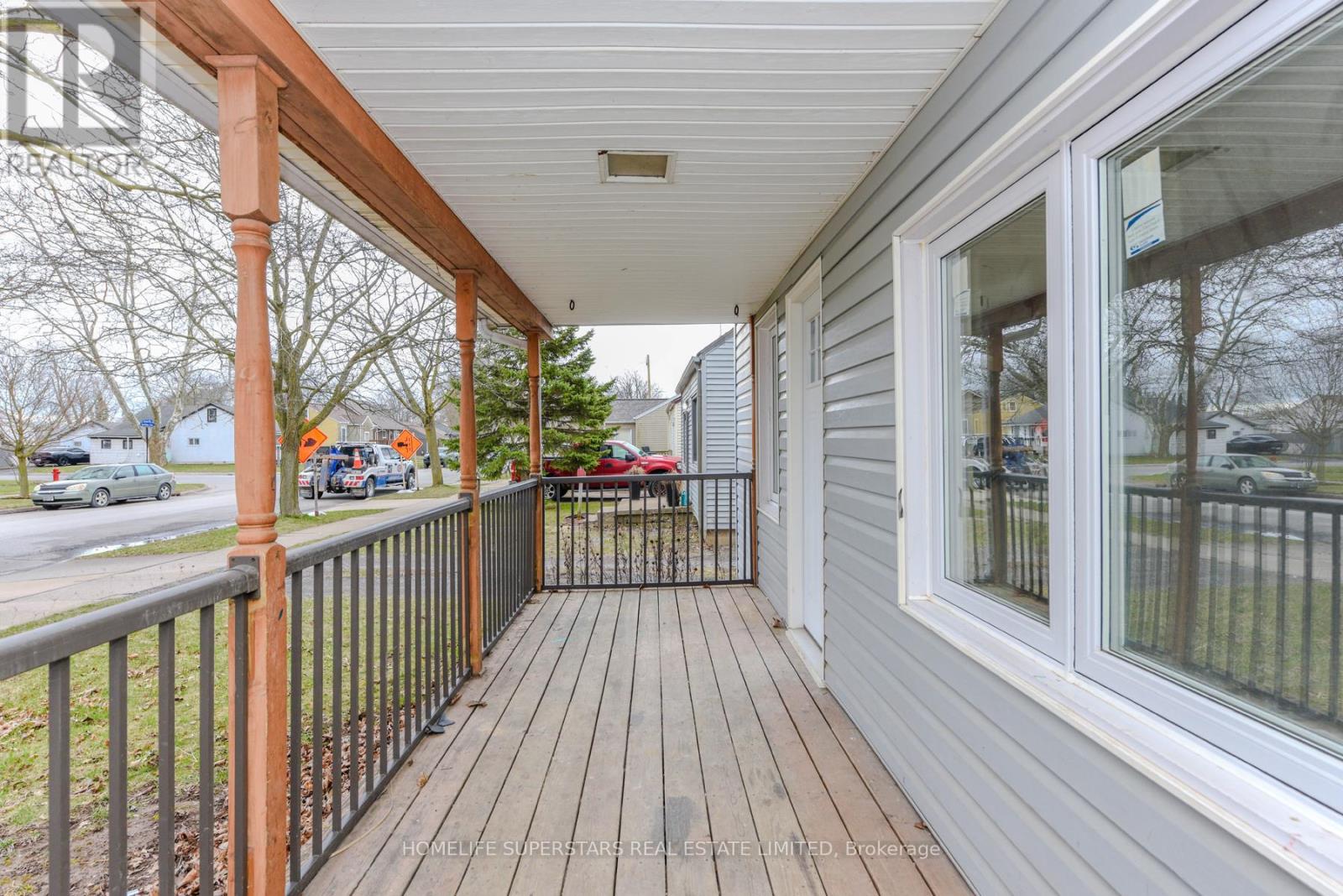 15 Dover Road, Welland, Ontario  L3B 2T7 - Photo 19 - X12472041