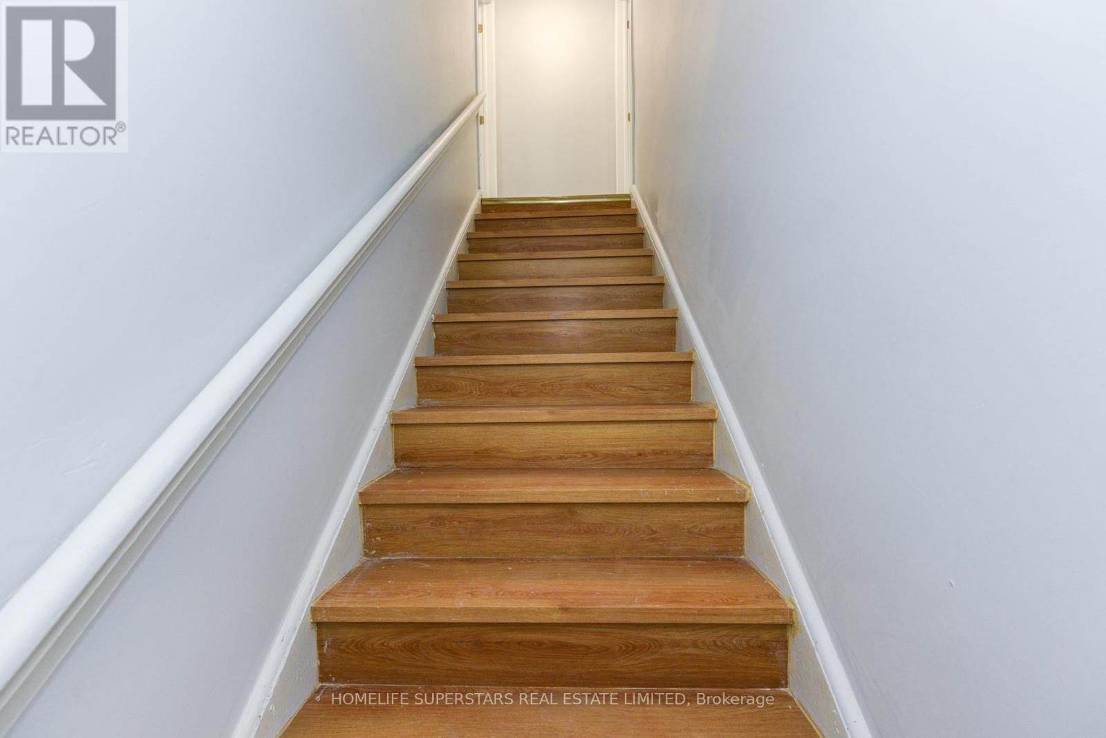 15 Dover Road, Welland, Ontario  L3B 2T7 - Photo 6 - X12472041