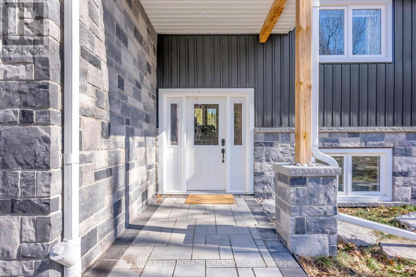 7 Duncan Drive, Kawartha Lakes, Ontario  K0M 2B0 - Photo 3 - X12472074