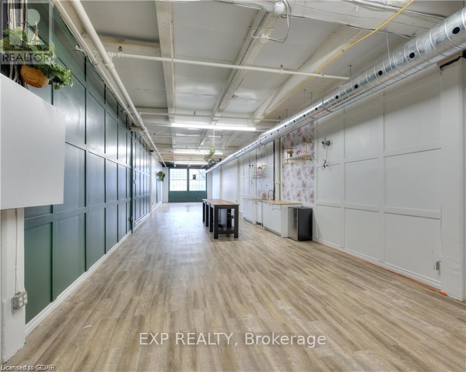 205 - 20 Park Hill Road E, Cambridge, Ontario  N1R 1P2 - Photo 2 - X12472081