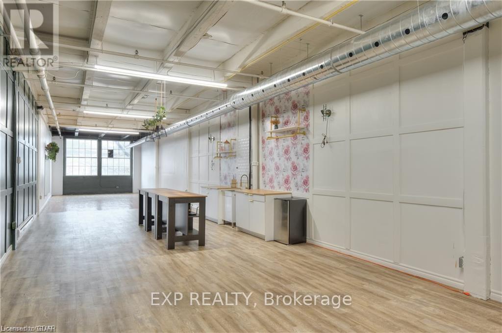 205 - 20 Park Hill Road E, Cambridge, Ontario  N1R 1P2 - Photo 3 - X12472081