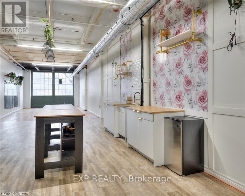 205 - 20 Park Hill Road E, Cambridge, Ontario  N1R 1P2 - Photo 4 - X12472081