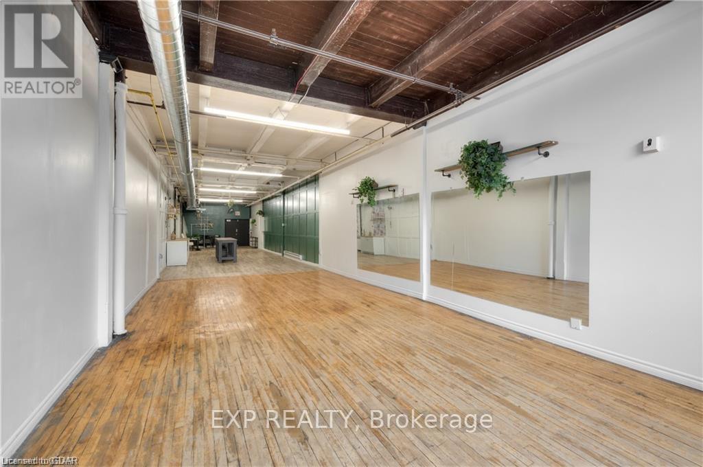 205 - 20 Park Hill Road E, Cambridge, Ontario  N1R 1P2 - Photo 6 - X12472081