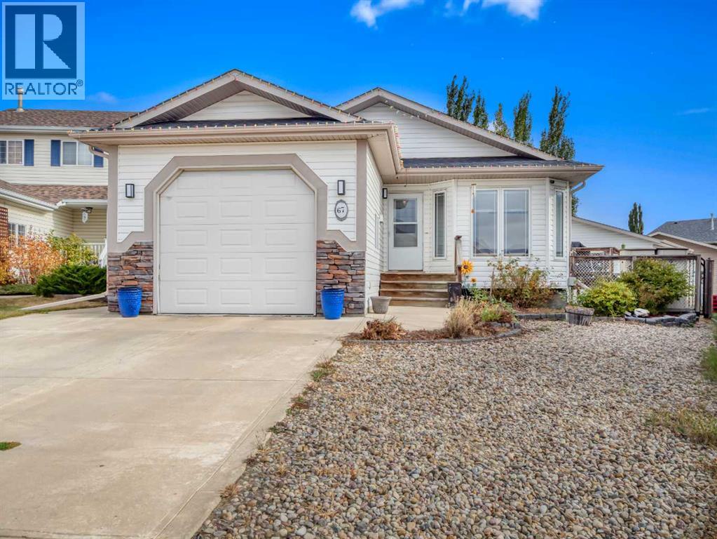 67 Plumtree Crescent, Blackfalds, Alberta  T4M 0E1 - Photo 1 - A2262728